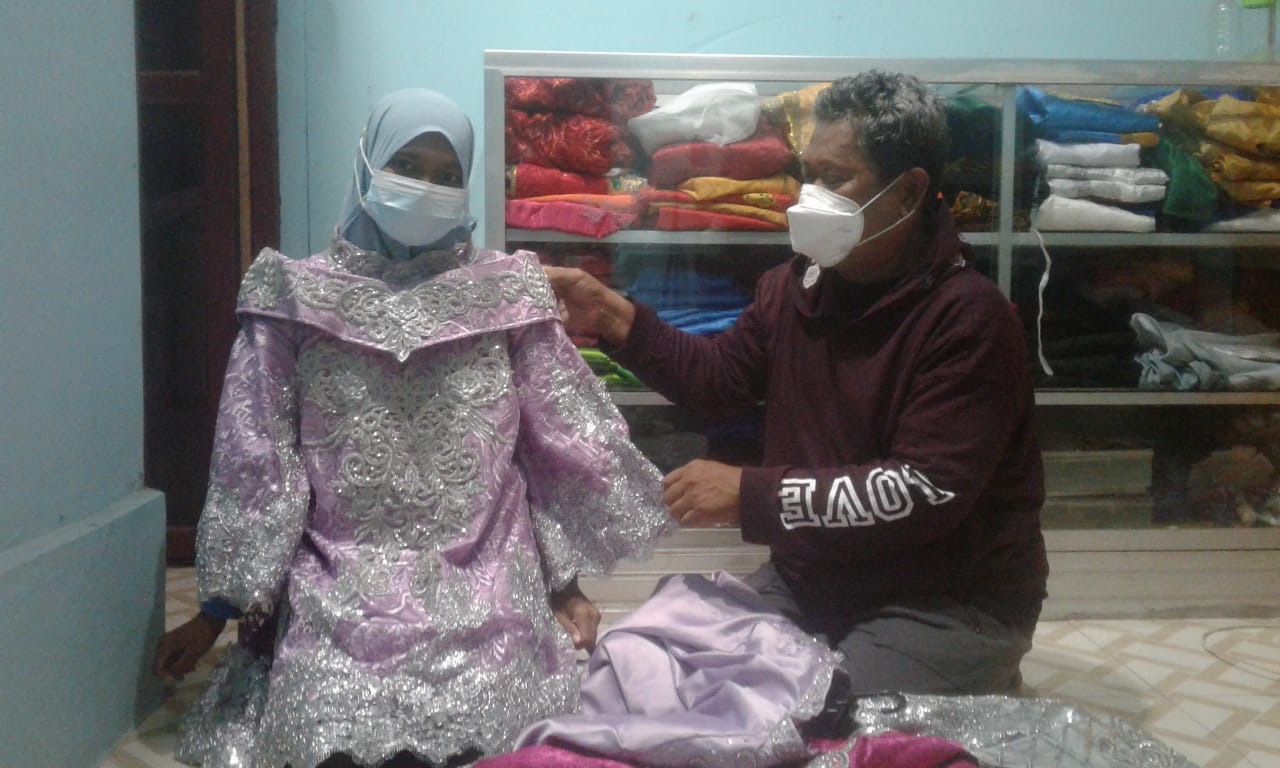 Om Baco: Menginspirasi Lewat Bisnis Sewa Pakaian di NTT dengan Hasil yang Berkah